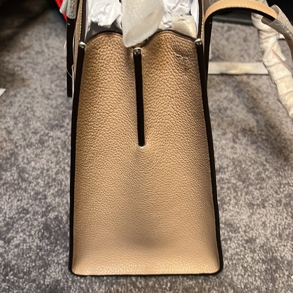 Coach Handbag! - Picture 2 of 12